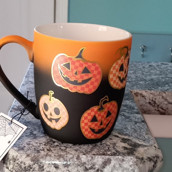Cobwebs & Cauldrons Halloween Mug ๐๐๐ - Picture 2 of 3
